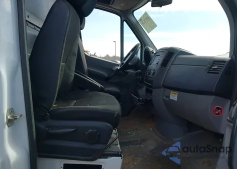 2014 Mercedes-Benz Sprinter 2500 Normal Roof z USA, uszkodzony, nr VIN WD3PE7DC9E5839128